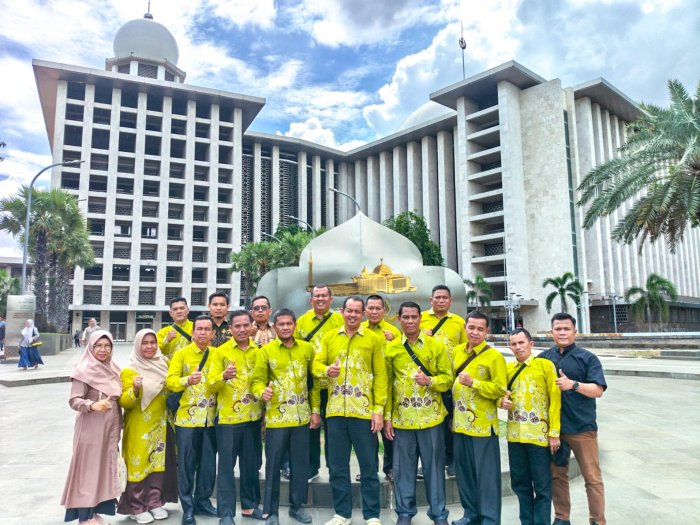 Kunjungan Religius Kepala MTsN 1 Bungo dan Rombongan K3M ke Masjid Istiqlal Jakarta Kunjungan Religius Kepala MTsN 1 Bungo dan Rombongan K3M ke Masjid Istiqlal Jakarta