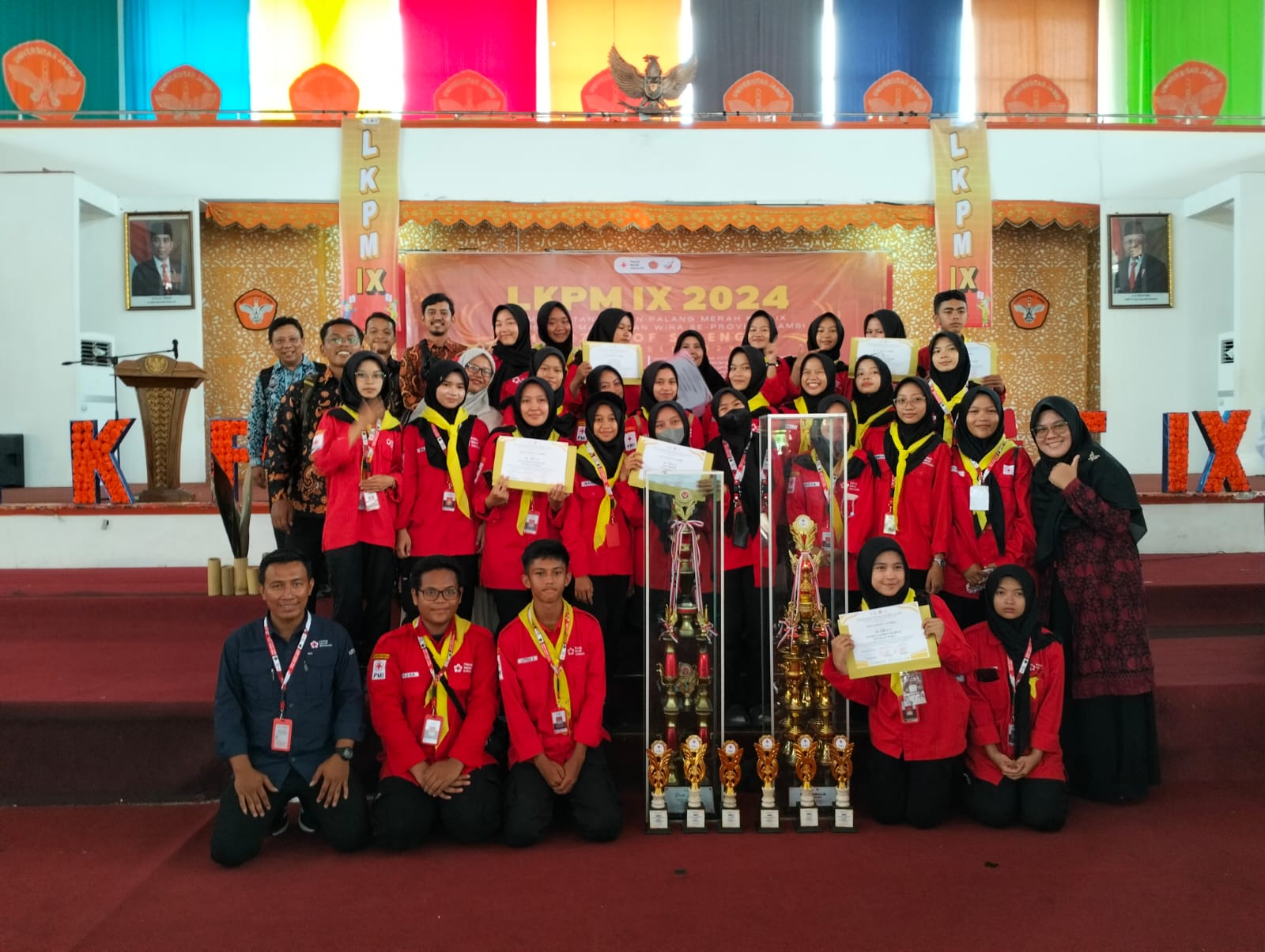 PMR Wira 006 MAN 2 Kota Jambi Raih Juara Umum di LKPM IX Universitas Jambi PMR Wira 006 MAN 2 Kota Jambi Raih Juara Umum di LKPM IX Universitas Jambi