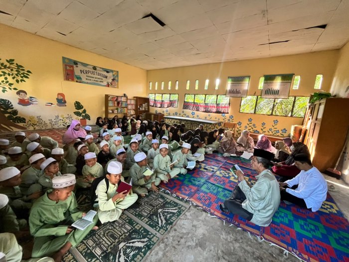Rutinitas Pagi di MIN 1 Muaro Jambi: Membaca Surah Yasin Bersama Sebelum Belajar