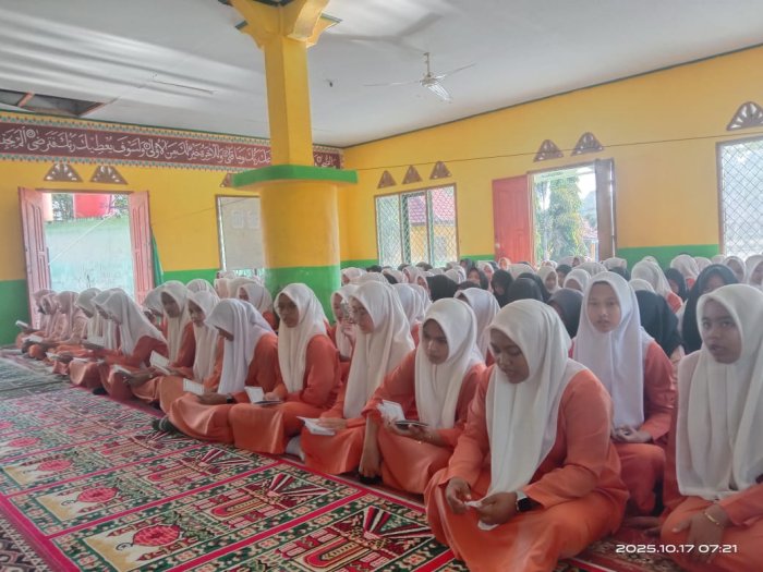 MAN 2 Tebo Gelar Rutinitas Yasinan di Hari Jumat MAN 2 Tebo Gelar Rutinitas Yasinan di Hari Jumat