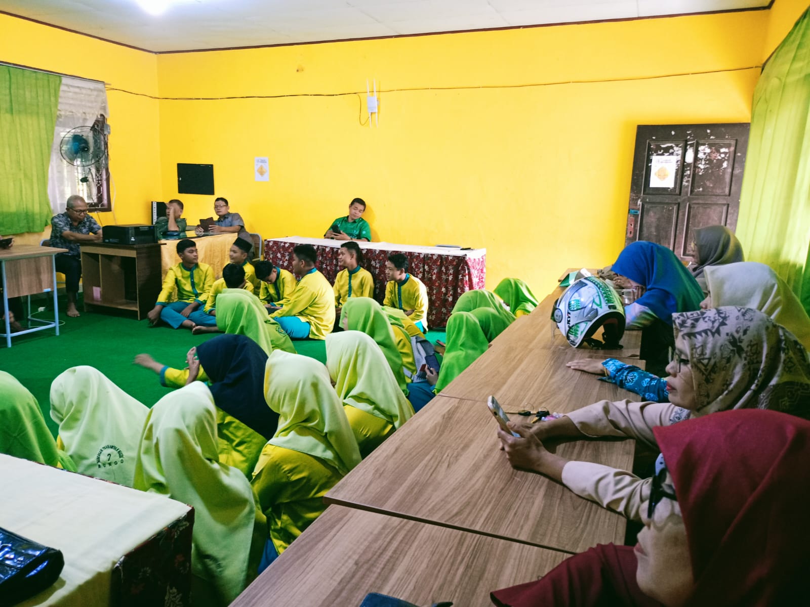 PARTISIPASI MTsN 2 BUNGO DALAM MENGIKUTI KEGIATAN ZOOM KURIKULUM DAN MODERASI BERAGAMA 