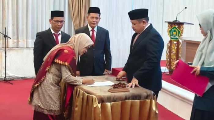 Ermalis, S.Pd.I., M.Pd. Dilantik sebagai Kepala MTsN 6 Kerinci, MAN 1 Kerinci Kehilangan Sosok Guru Kompeten