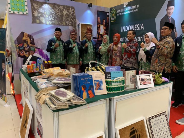 MAN 2 Tebo Dukung Expo Ekonomi Syariah 2025 di Mataram MAN 2 Tebo Dukung Expo Ekonomi Syariah 2025 di Mataram