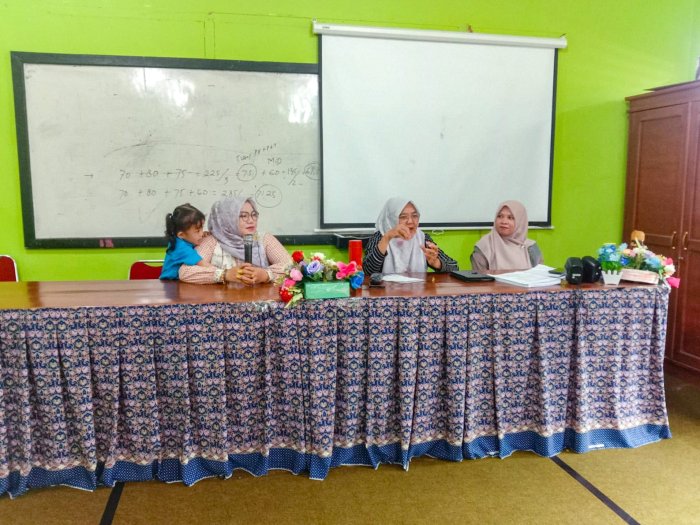 Ibu-Ibu MTsN 1 Bungo Siap Sukseskan Rangkaian Lomba HAB ke-80 Kemenag RI