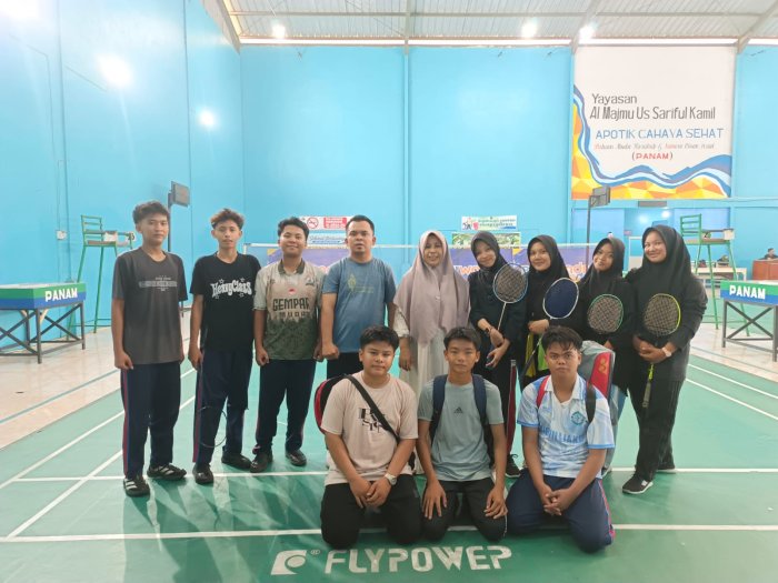 Kompak Menuju Prestasi, Siswa MAN 2 Bungo dan Guru Pembimbing Foto Bersama Usai Seleksi Badminton KOMPAS 2026 Kompak Menuju Prestasi, Siswa MAN 2 Bungo dan Guru Pembimbing Foto Bersama Usai Seleksi Badminton KOMPAS 2026