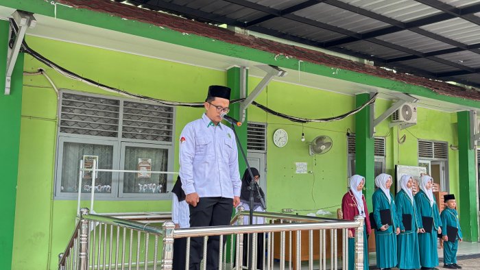 Upacara Bendera MAN 2 Kota Jambi Tekankan Pentingnya Disiplin bagi Pelajar Upacara Bendera MAN 2 Kota Jambi Tekankan Pentingnya Disiplin bagi Pelajar
