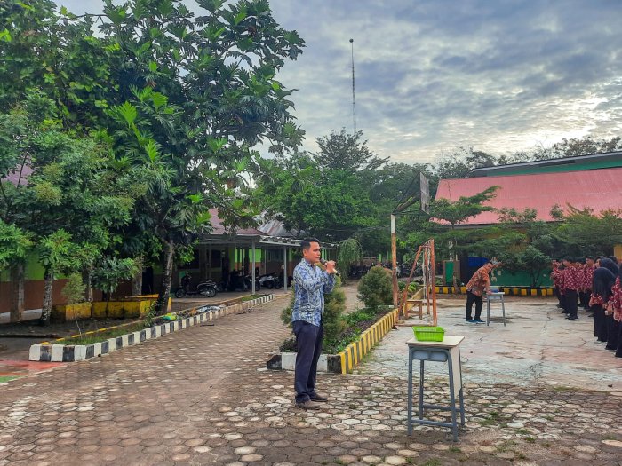 MTsN 1 Bungo Galang Donasi Kemanusiaan untuk Korban Bencana di Sumbar, Sumut, dan Aceh MTsN 1 Bungo Galang Donasi Kemanusiaan untuk Korban Bencana di Sumbar, Sumut, dan Aceh