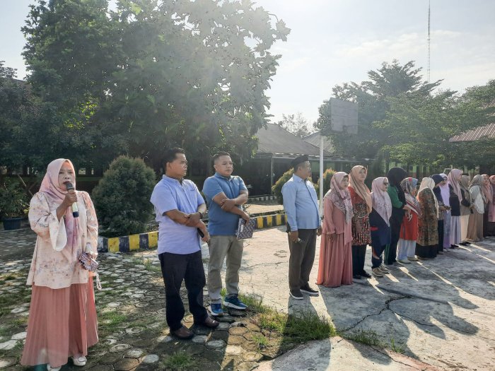 Orang Tua Turut Dampingi, Apel Penerimaan Rapor MTsN 1 Bungo Berlangsung Penuh Kehangatan Orang Tua Turut Dampingi, Apel Penerimaan Rapor MTsN 1 Bungo Berlangsung Penuh Kehangatan