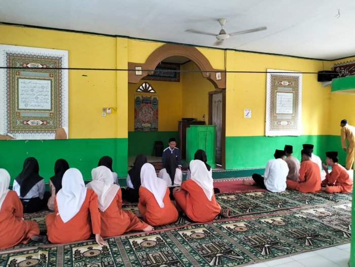 Tahfiz MAN 2 Tebo Tingkatkan Hafalan Siswa Dengan Buku Kontrol Tahfiz MAN 2 Tebo Tingkatkan Hafalan Siswa Dengan Buku Kontrol