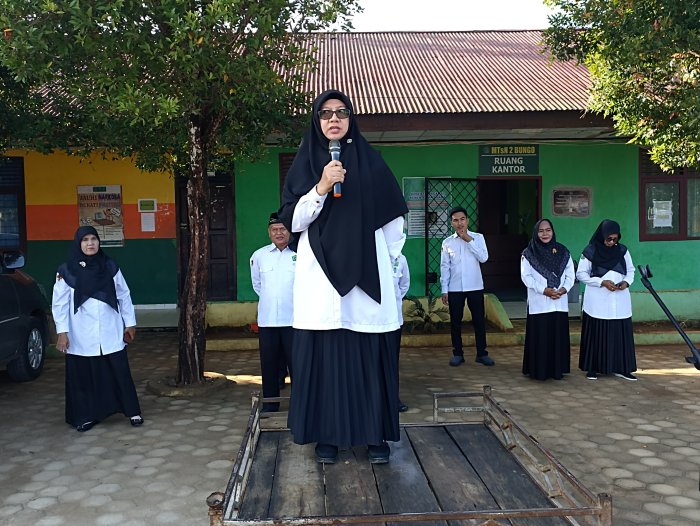 Ketua Panitia Berikan Arahan Menjelang Ujian di Madrasah