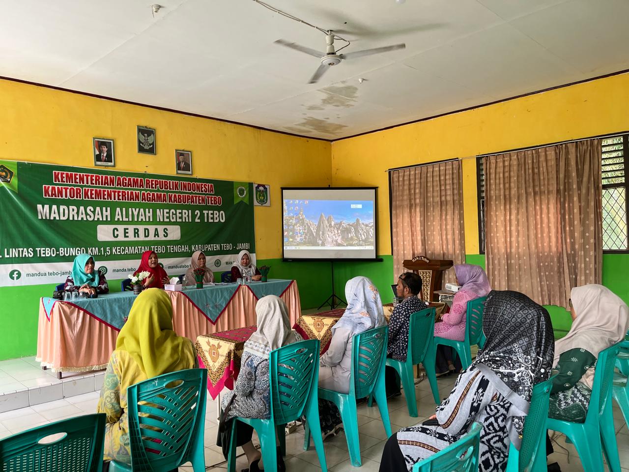 DISEMINASI TINDAK LANJUT HASIL AKMI DI MAN 2 TEBO