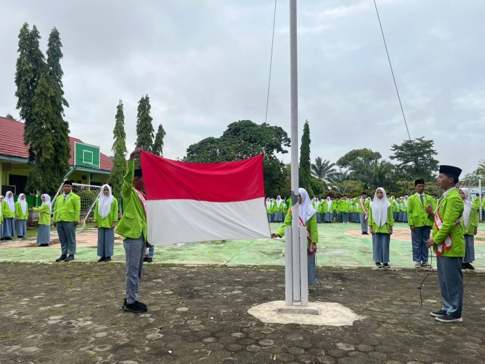 Upacara Hari Senin, Pembina Upacara Tekankan Pentingnya Disiplin Dan Tanggung Jawab Upacara Hari Senin, Pembina Upacara Tekankan Pentingnya Disiplin Dan Tanggung Jawab