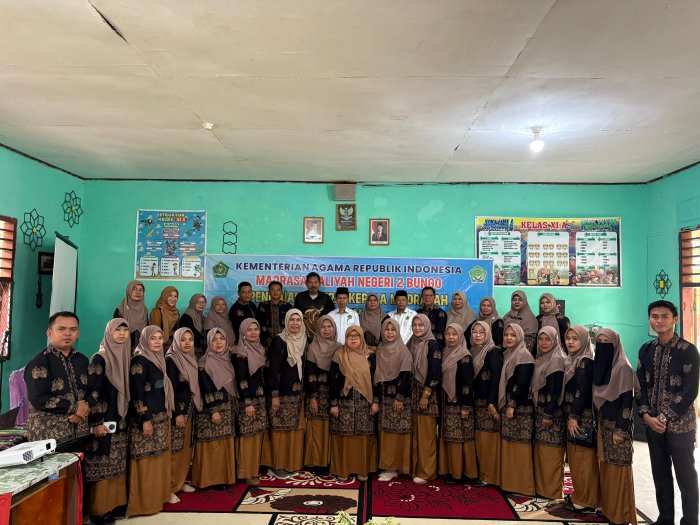Foto Bersama Tutup Rangkaian Penilaian Kinerja Kepala MAN 2 Bungo Foto Bersama Tutup Rangkaian Penilaian Kinerja Kepala MAN 2 Bungo