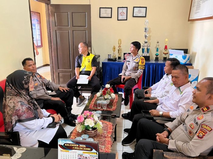 MAN 1 Kerinci Gandeng Polsek Setinjau Laut Wujudkan Madrasah Aman MAN 1 Kerinci Gandeng Polsek Setinjau Laut Wujudkan Madrasah Aman