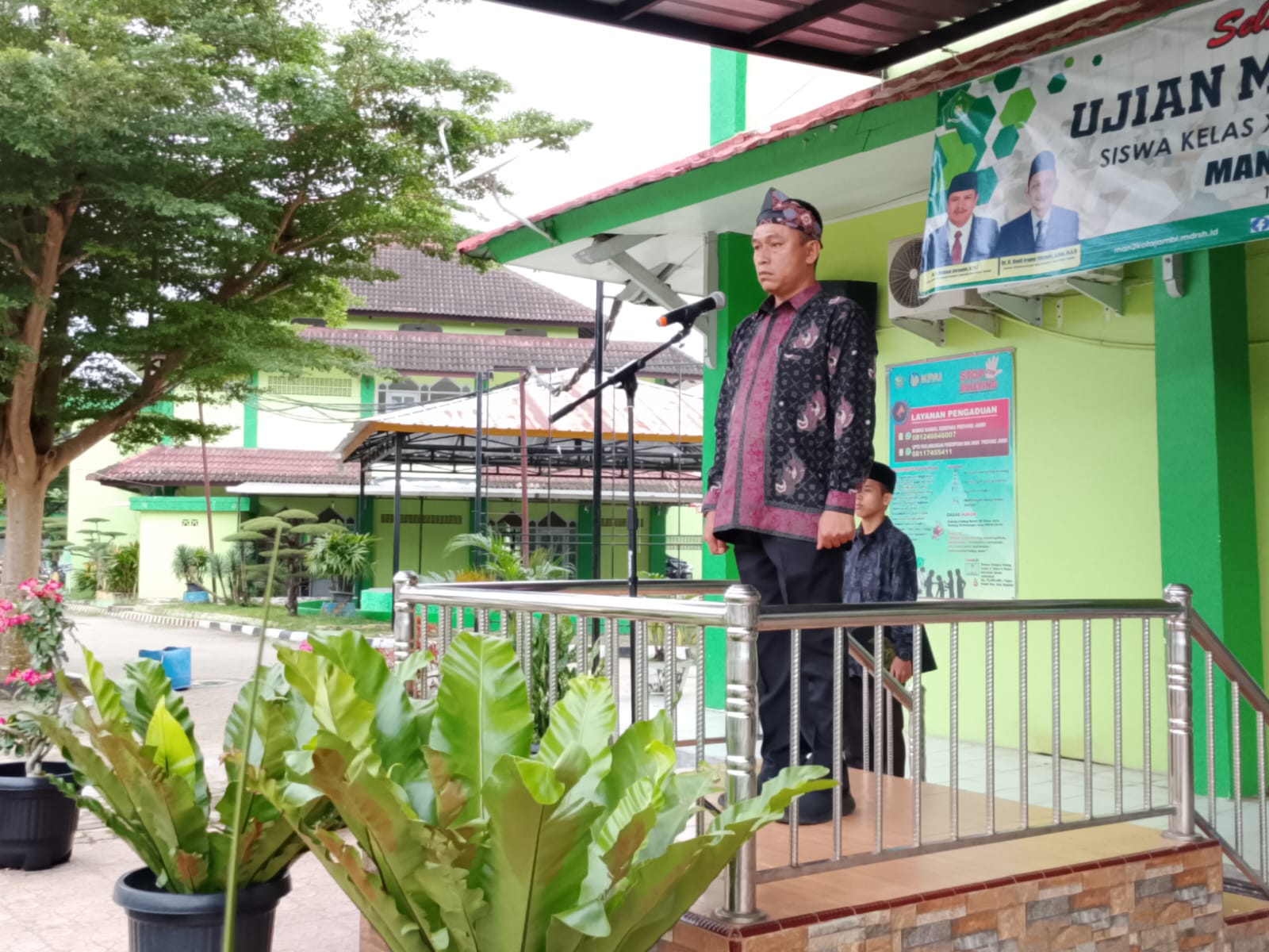 Batik dan Semangat Belajar Warnai Peringatan Hardiknas di MAN 2 Kota Jambi