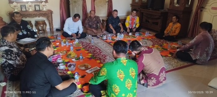 K3M Gelar Rapat Bahas Keberangkatan Peserta OMI Nasional : MAN 2 Bungo Jadi Tuan Rumah yang Membanggakan K3M Gelar Rapat Bahas Keberangkatan Peserta OMI Nasional : MAN 2 Bungo Jadi Tuan Rumah yang Membanggakan