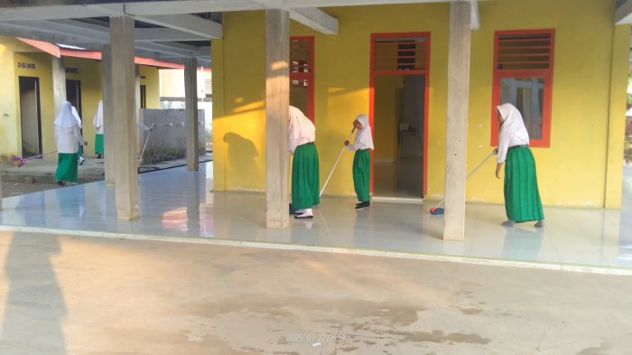 Kebersihan Lingkungan, Kunci Kekhusyukan Ibadah: MIN 3 Tebo Giatkan Jaga Kebersihan Mushola