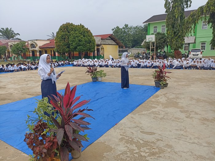 Puisi Siswa Meriahkan Perpisahan Mahasiswa IAI Yasni Bungo Puisi Siswa Meriahkan Perpisahan Mahasiswa IAI Yasni Bungo