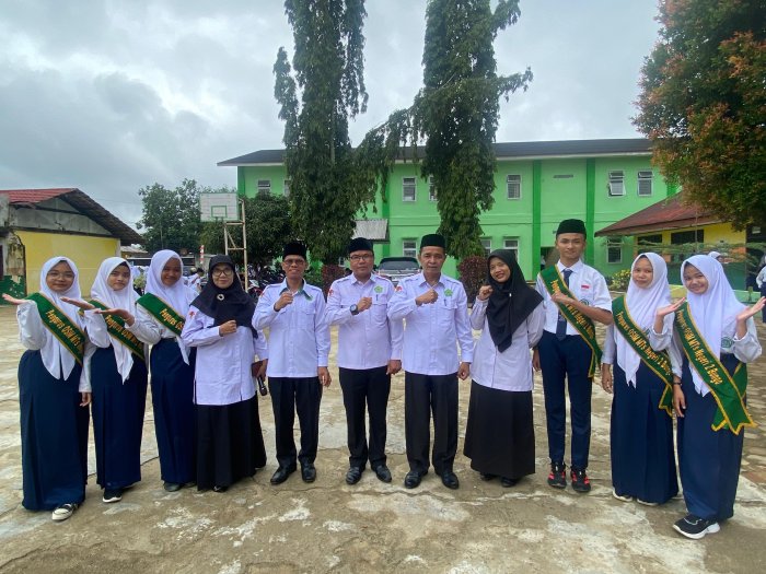 Sesi Foto OSIM Baru MTsN 2 Bungo, Awali Semangat Baru Sesi Foto OSIM Baru MTsN 2 Bungo, Awali Semangat Baru