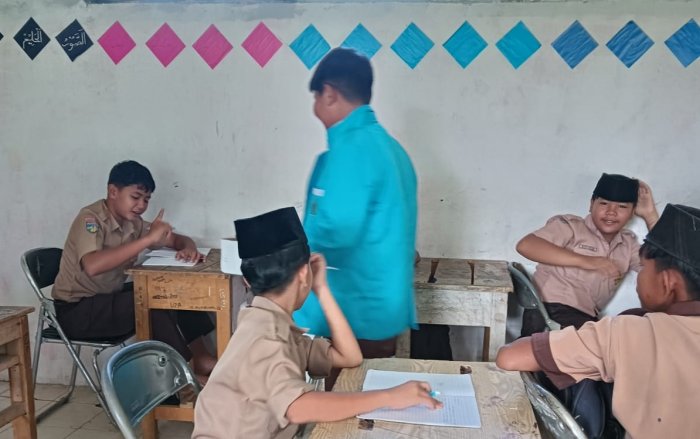 Pengurus OSIM MTsN 5 Tebo Rutin Gelar Kegiatan Gemar Berinfak dan Bersedekah