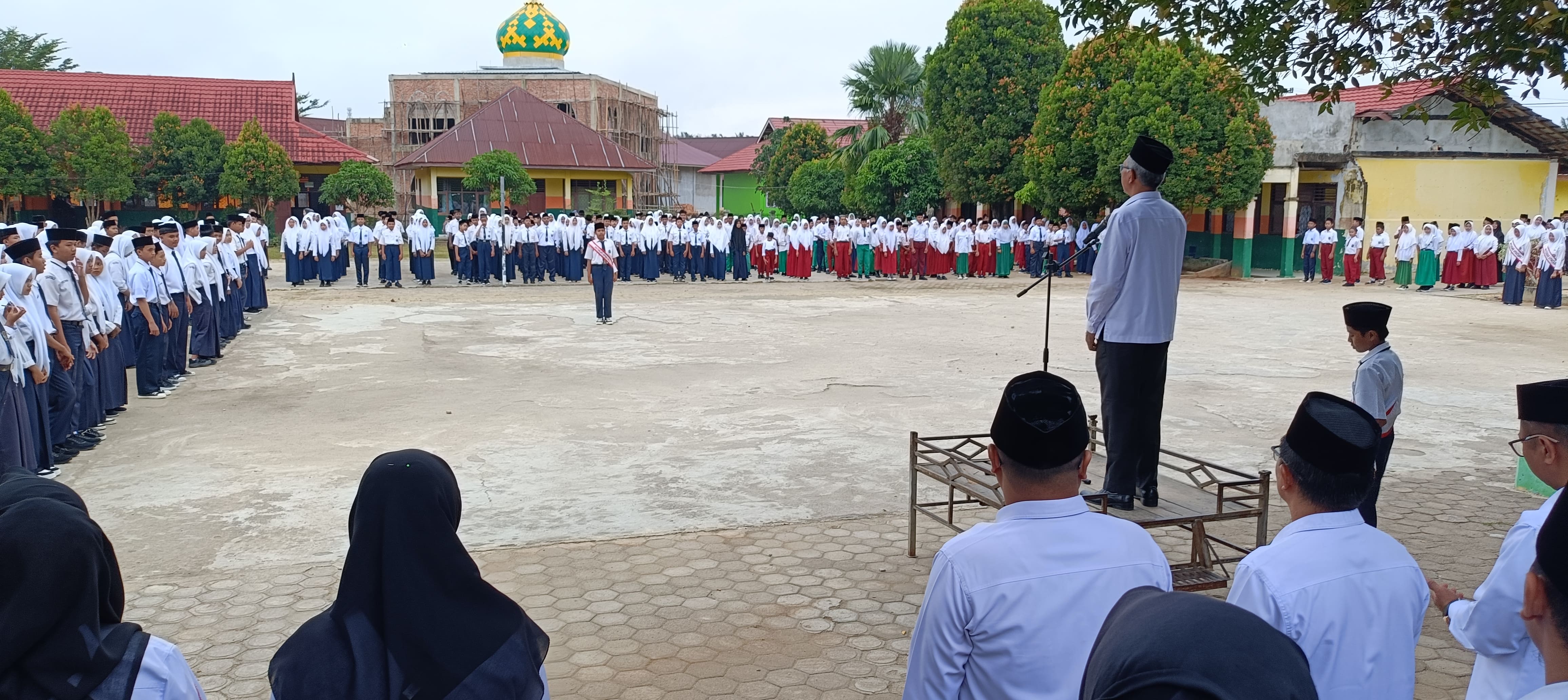 UPACARA BENDERA MTsN 2 BUNGO UPACARA BENDERA MTsN 2 BUNGO