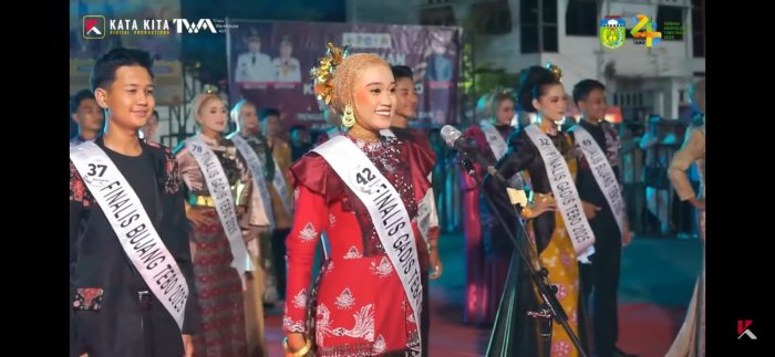Dinda Aufaradatul Hafizoh Raih Gelar Gadis Komunikasi 2025