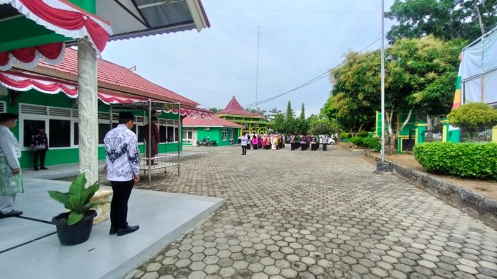 Kemenag Minta Dukungan, MTsN 2 Bungo Tetapkan Petugas Upacara Hari Guru Nasional Kemenag Minta Dukungan, MTsN 2 Bungo Tetapkan Petugas Upacara Hari Guru Nasional