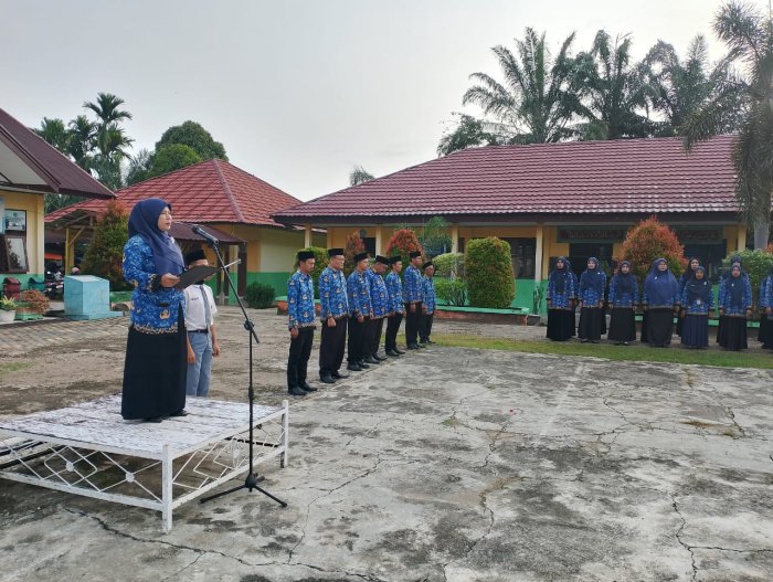 MAN 2 Tebo Laksanakan Upacara Bendera Setiap Hari Senin