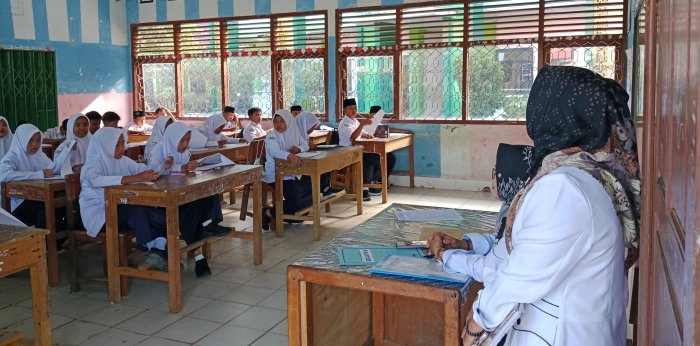 Ketua Panitia Pantau Langsung Pelaksanaan ASAS Hari Kedua, Pastikan Ujian Berjalan Lancar