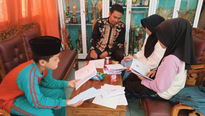 Penguatan Konsep Dasar, Peserta OMI IPAS MIN 4 Tebo Dibekali Modul Materi Esensial Penguatan Konsep Dasar, Peserta OMI IPAS MIN 4 Tebo Dibekali Modul Materi Esensial