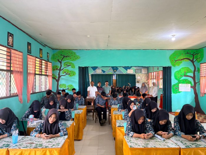 MAN 2 Bungo Sambut Tim Sosialisasi UTBK dan Rekrutmen Kedinasan TNI-Polri MAN 2 Bungo Sambut Tim Sosialisasi UTBK dan Rekrutmen Kedinasan TNI-Polri