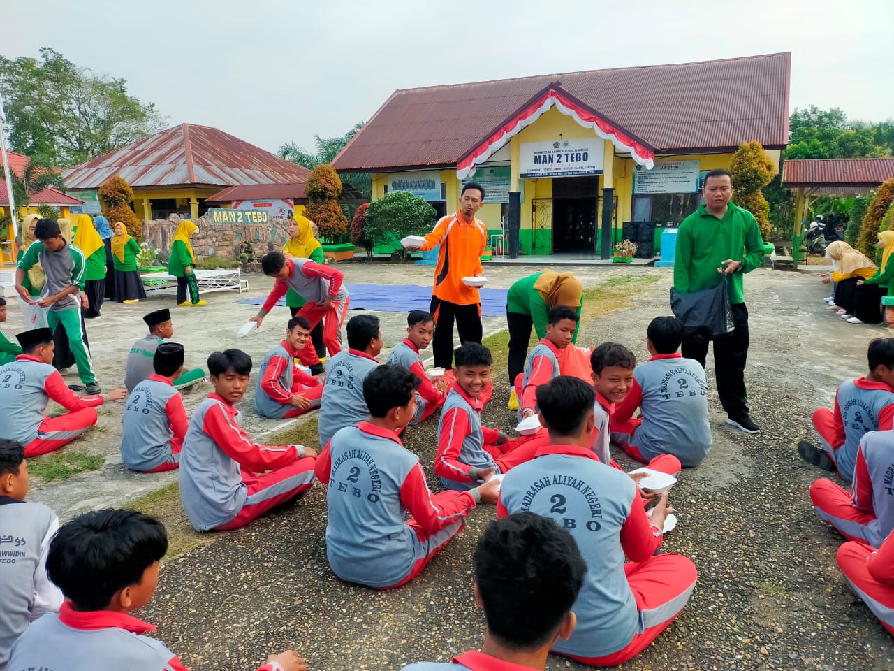 GERAKAN AKSI BERGIZI DI MAN 2 TEBO 2024