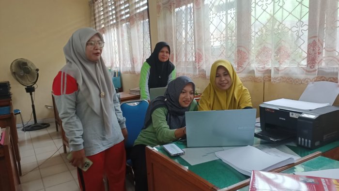 Alhamdulillah, Rapor Digital MAN 2 Bungo Masuk Tahap Cetak, Wali Kelas Sambut dengan Antusias Alhamdulillah, Rapor Digital MAN 2 Bungo Masuk Tahap Cetak, Wali Kelas Sambut dengan Antusias