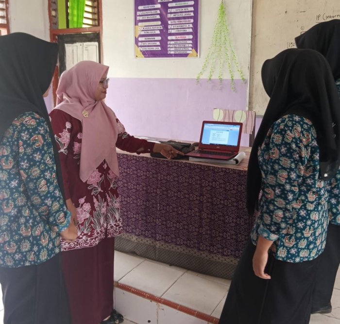 Inovatif dan Inspiratif, Ibu Deni Trizawati, S.Pd.I Terapkan Pembelajaran Asmaul Husnah Berbasis Laptop dan HP Inovatif dan Inspiratif, Ibu Deni Trizawati, S.Pd.I Terapkan Pembelajaran Asmaul Husnah Berbasis Laptop dan HP