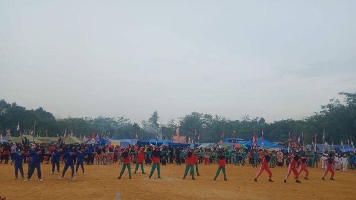 MIN 4 Tebo Tampil Pertama Lomba Senam Pramuka dengan Semangat Penuh