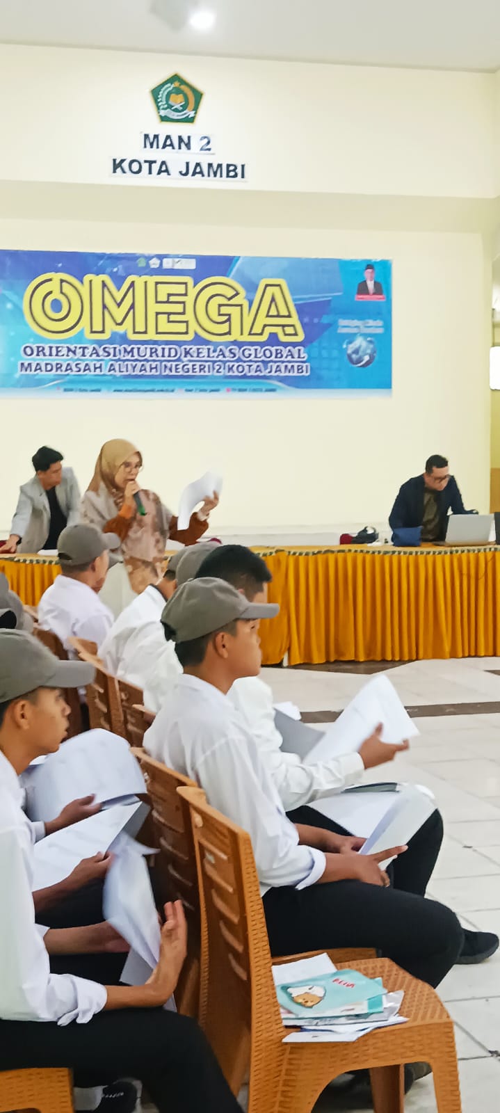 Hari Kedua OMEGA di MAN 2 Kota Jambi: Penguatan Kemampuan Sosial Murid Kelas Global Hari Kedua OMEGA di MAN 2 Kota Jambi: Penguatan Kemampuan Sosial Murid Kelas Global