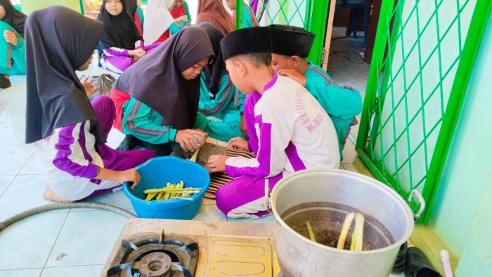 Kilas Balik 2025: P5RA MIN 4 Tebo Cetak Pembelajar Mandiri melalui Aksi Nyata Kilas Balik 2025: P5RA MIN 4 Tebo Cetak Pembelajar Mandiri melalui Aksi Nyata