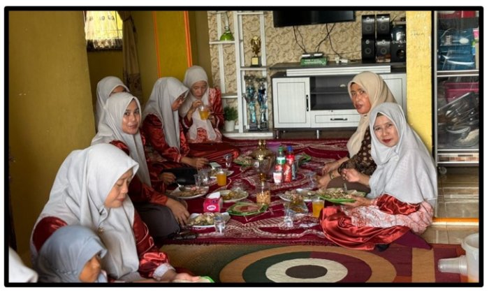 Pererat Silaturahmi, Kepala MTsN 1 Tebo Hadiri Halal Bihalal di Kediaman Waka Sarpras