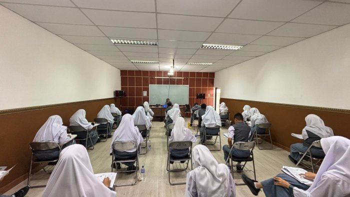 UPB UIN STS Rilis Hasil TOEFL:Alma dan Bagas Raih Skor yang Mendorong Semangat Belajar UPB UIN STS Rilis Hasil TOEFL:Alma dan Bagas Raih Skor yang Mendorong Semangat Belajar