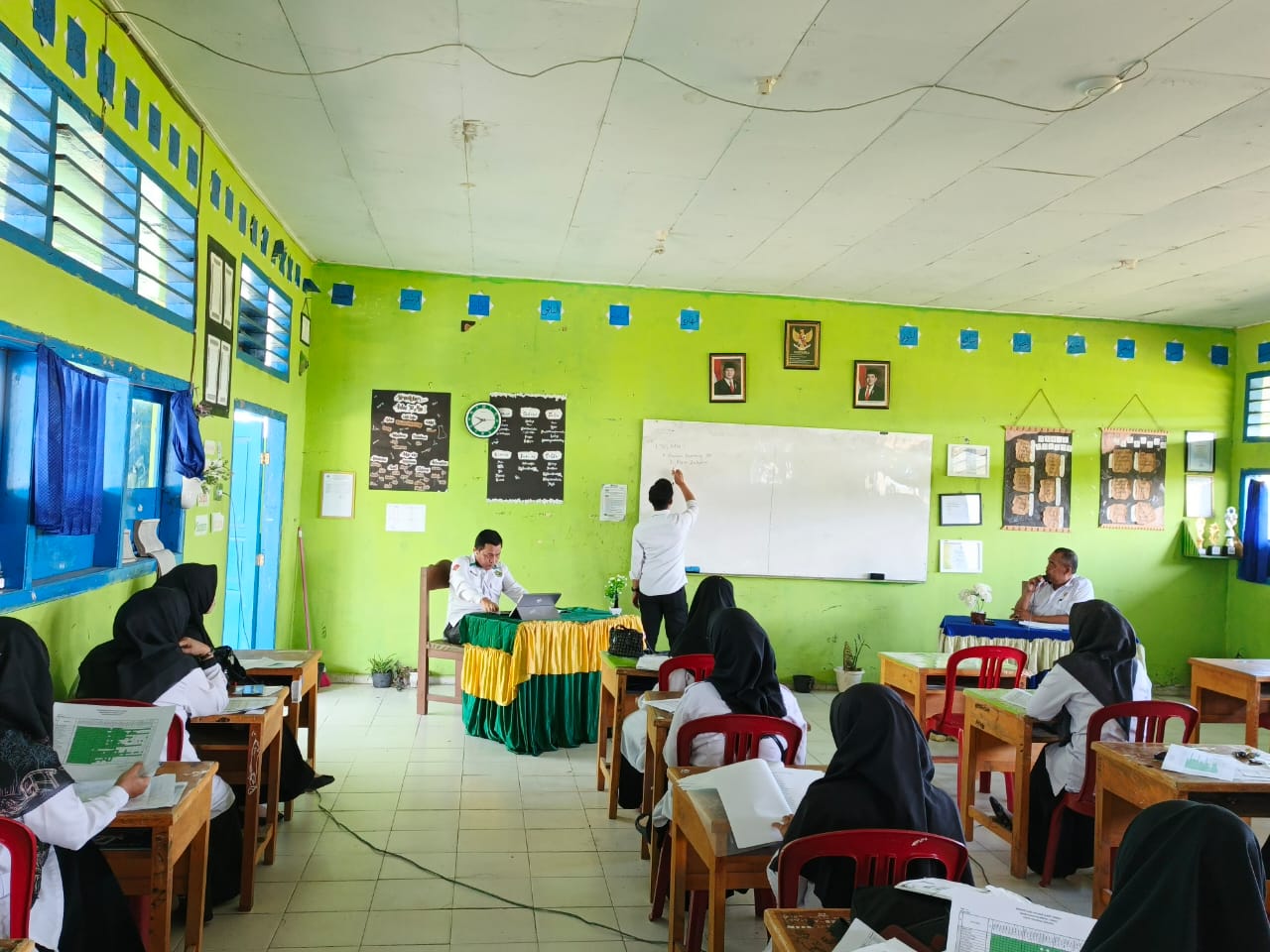 RAPAT KENAIKAN KELAS MAN 1 KERINCI TAHUN AJARAN 2024/2025 ‎ RAPAT KENAIKAN KELAS MAN 1 KERINCI TAHUN AJARAN 2024/2025 ‎