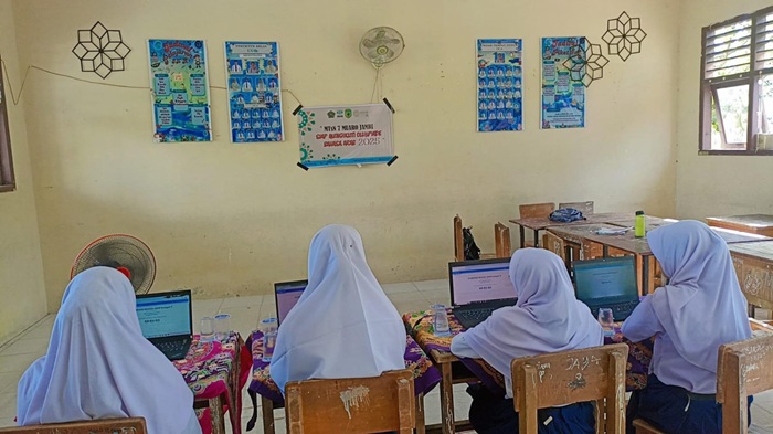 Empat Siswa MTsN 7 Muaro Jambi Berlaga di Olimpiade Bahasa Arab ke-8 Tingkat Kabupaten/Kota Tahun 2025 Empat Siswa MTsN 7 Muaro Jambi Berlaga di Olimpiade Bahasa Arab ke-8 Tingkat Kabupaten/Kota Tahun 2025