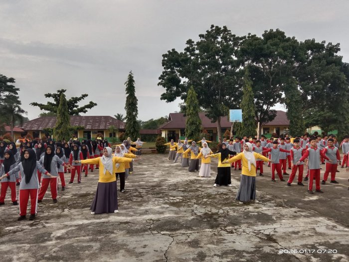 Senam Sabtu Pagi MAN 2 Tebo: Satukan Langkah Menuju Hidup Sehat Senam Sabtu Pagi MAN 2 Tebo: Satukan Langkah Menuju Hidup Sehat