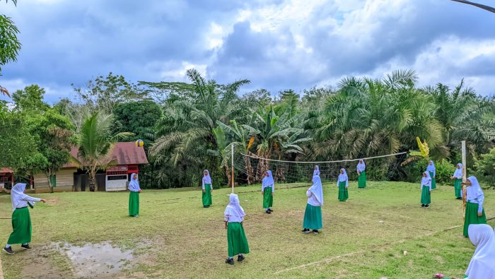 Classmeeting MIN 4 Tebo Lanjut dengan Pertandingan Voli Putri dan Tenis Meja