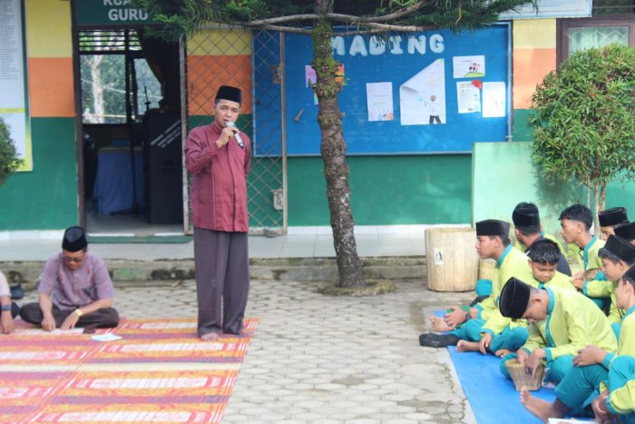 Sambut Ramadan dengan Pencerahan Hati, Kepala MTsN 2 Bungo Sambut Ramadan dengan Pencerahan Hati, Kepala MTsN 2 Bungo