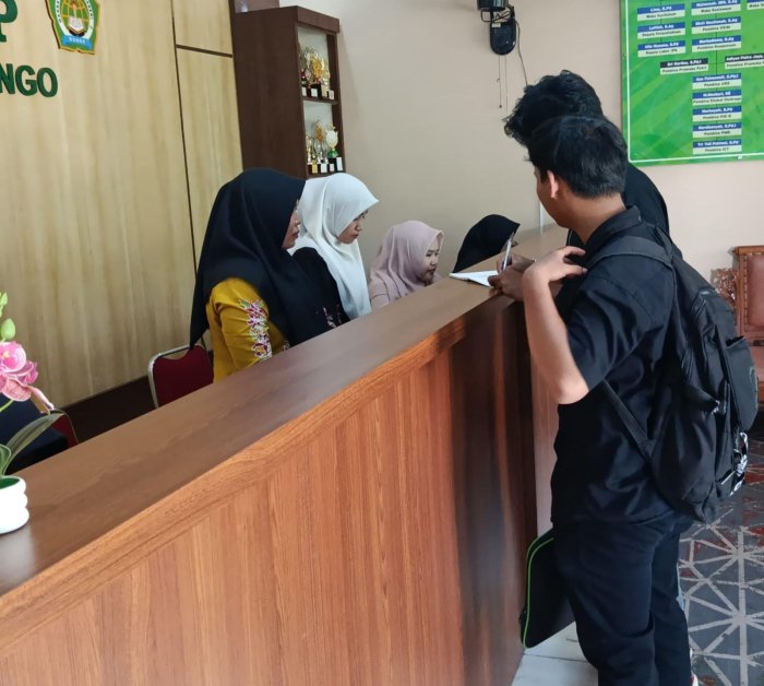 Utusan Yayasan Nurul Islam IAI Yasni Muara Bungo Serahkan Undangan Lomba ke PTSP MAN 2 Bungo Utusan Yayasan Nurul Islam IAI Yasni Muara Bungo Serahkan Undangan Lomba ke PTSP MAN 2 Bungo