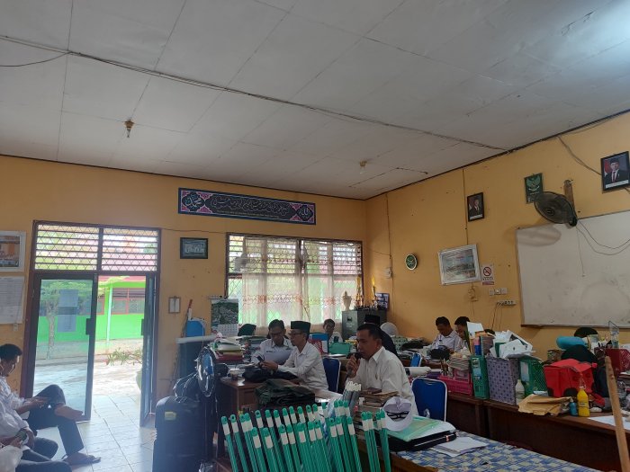 Rapat Awal Tahun Ajaran 2026/2027, MTsNegeri 1 Kota Jambi Matangkan Rencana Kerja Rapat Awal Tahun Ajaran 2026/2027, MTsNegeri 1 Kota Jambi Matangkan Rencana Kerja