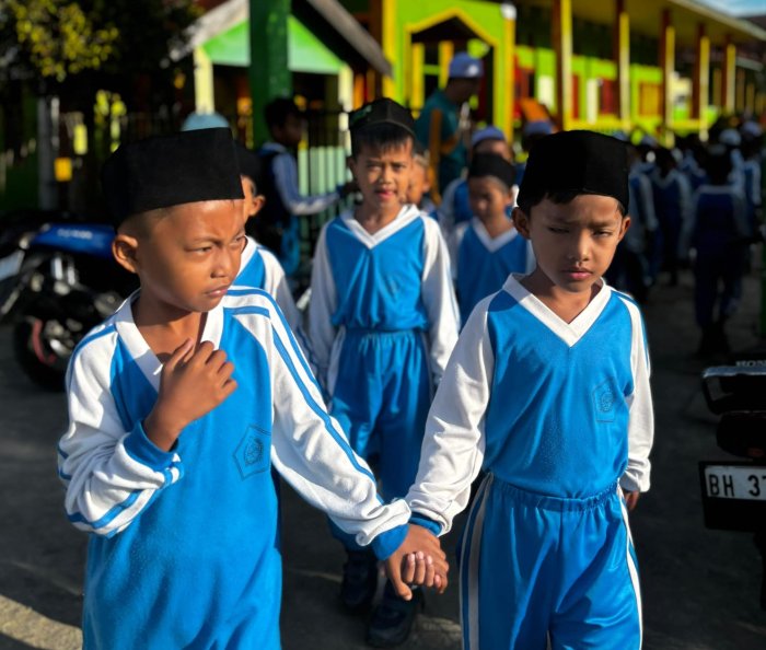 MIN 1 Tanjung Jabung Barat Gelar Kegiatan Jalan Santai di Pagi Sabtu
