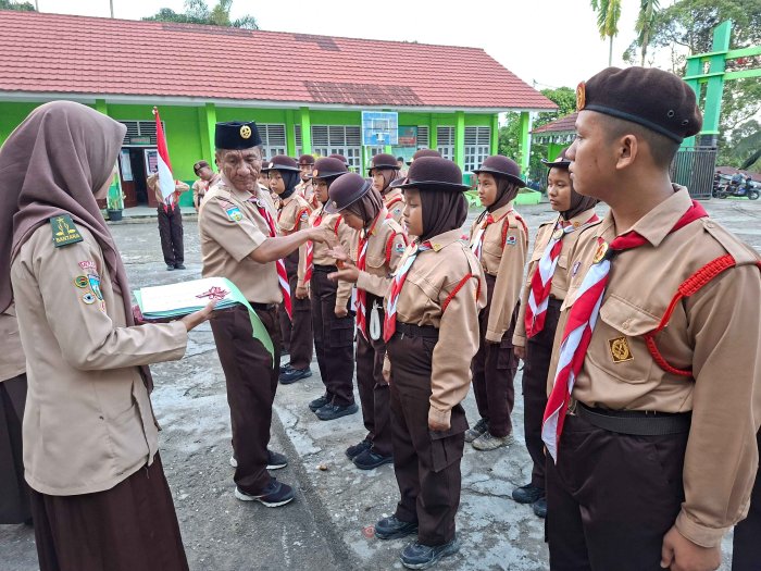 Pramuka: Penutupan Perata Ke-II Sekaligus Pelantikan Penggalang Ramu, Rakit, dan Bertabur TKK Pramuka: Penutupan Perata Ke-II Sekaligus Pelantikan Penggalang Ramu, Rakit, dan Bertabur TKK