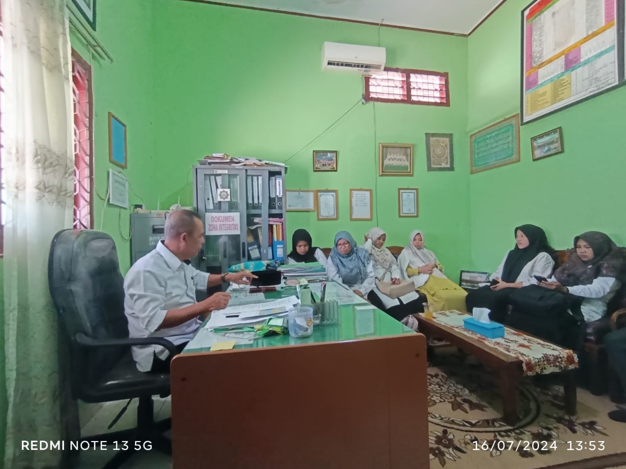 Tingkatkan disiplin, Kepala MTsN 1 Kota Jambi Evaluasi kinerja staf tata usaha Tingkatkan disiplin, Kepala MTsN 1 Kota Jambi Evaluasi kinerja staf tata usaha