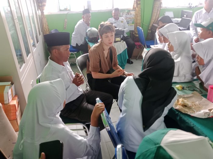 MIN 3 Kerinci Sambut Kedatangan Tamu Warga Negara Asing (WNA) MIN 3 Kerinci Sambut Kedatangan Tamu Warga Negara Asing (WNA)